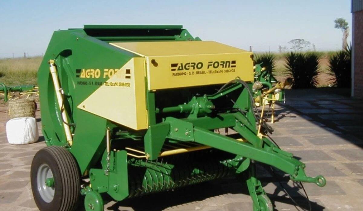 Enfardadeira de feno