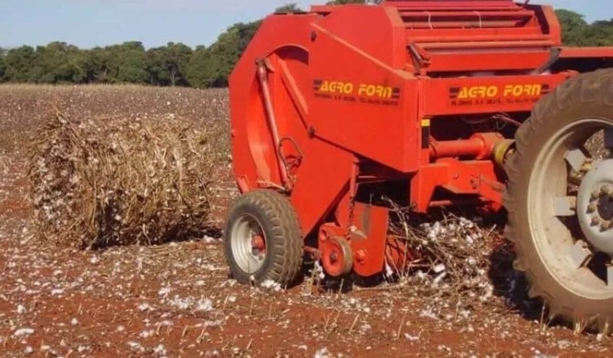 Enfardadeira de pré-secado