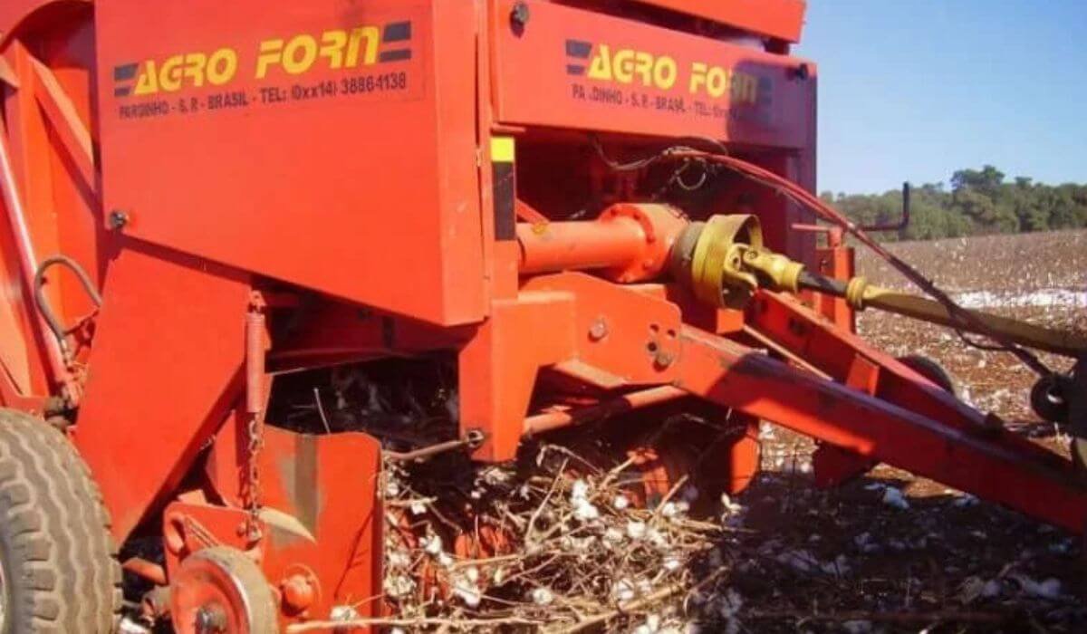 Enfardadeira de silagem