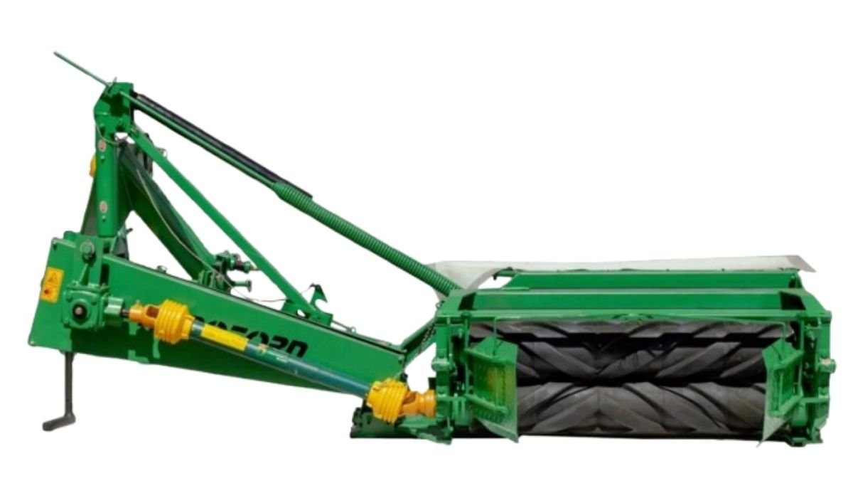 Máquina de fazer feno